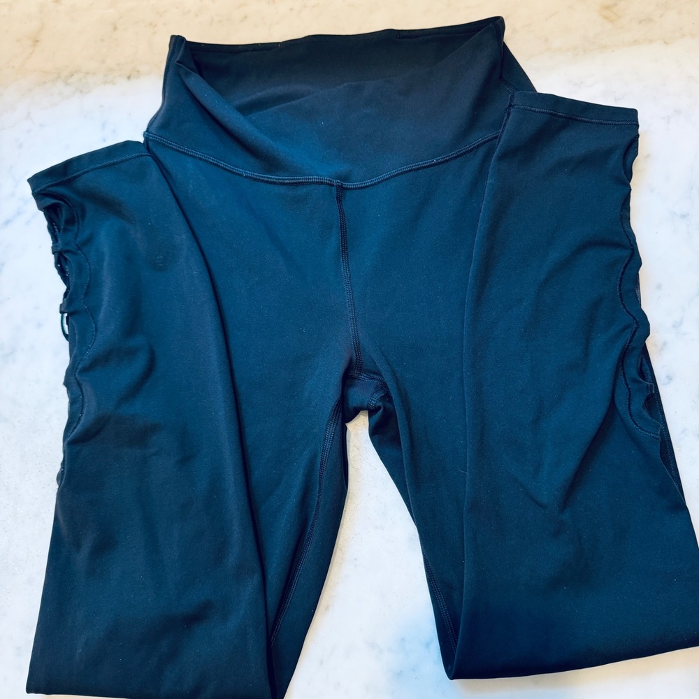 Lululemon Leggings High Waist Black Workout Cropped Lace Size 6
